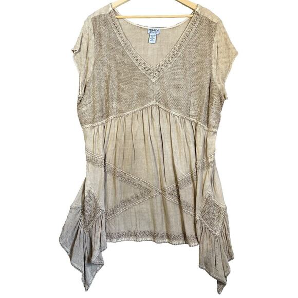 Monroe & Main Beige Tunic Top - Picture 1 of 10